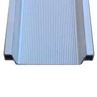 Rampenprofil aus Aluminium mit rutschfester Oberflächenstruktur, geeignet für den Einsatz für Mobilitätshilfen.